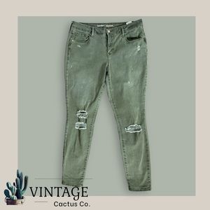 OLD NAVY “ROCKSTAR” DESTRUCTED MID-RISE SKINNY JEANS - Excellent Condition